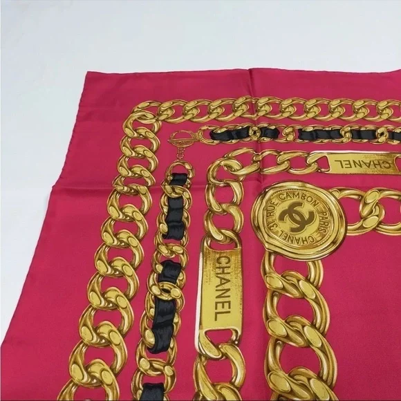 Chanel scarf 100% silk made in Italy royal chains with red fabric - Picture 6 of 10